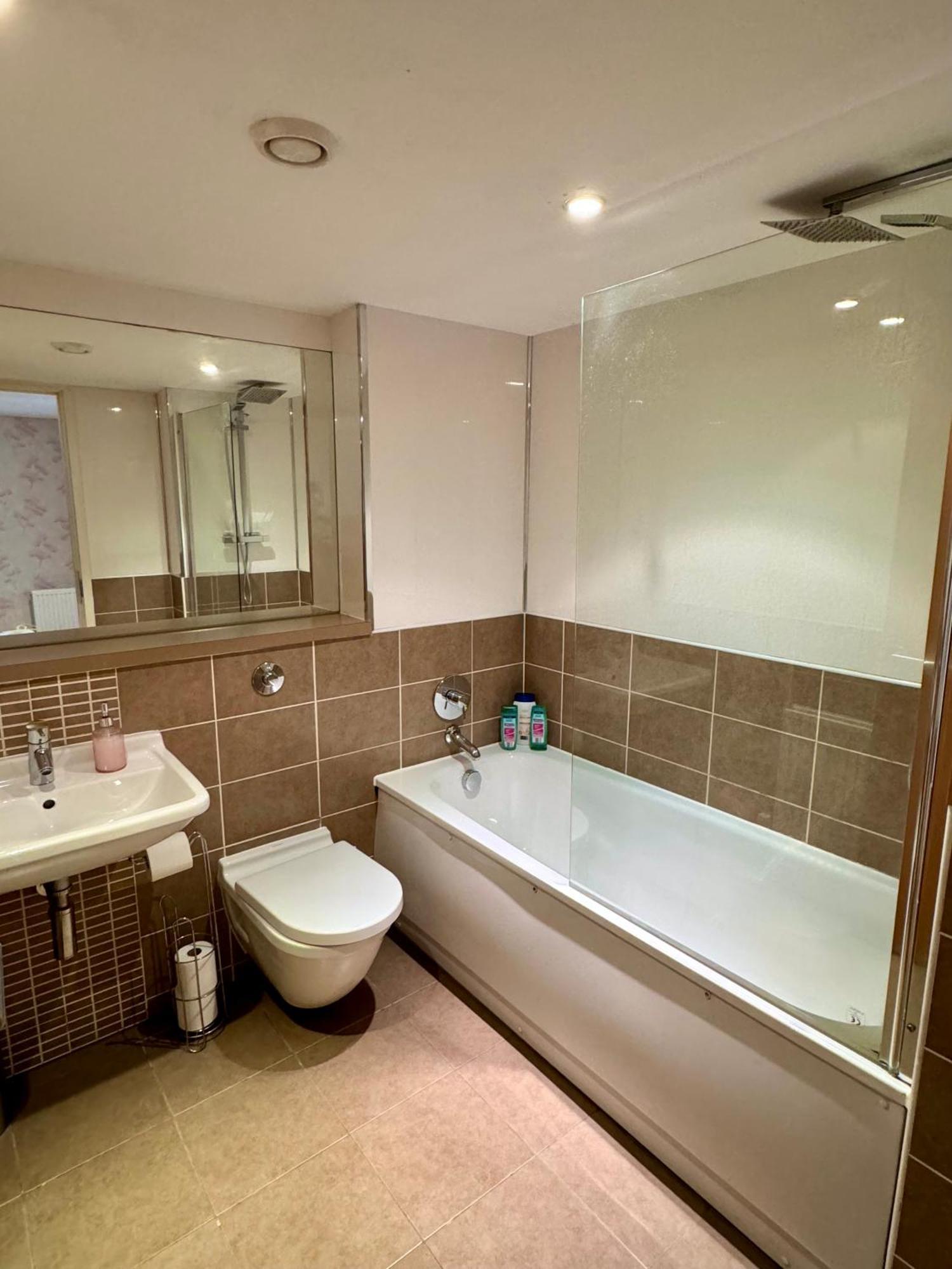 Merchant City Luxury 2 Bedroom Apartment With Secure Parking Available On Request Glasgow Eksteriør bilde